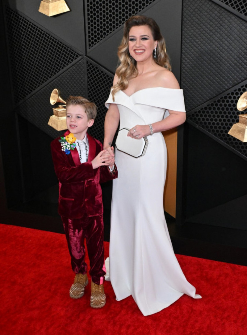 Kelly Clarkson, la decernarea premiilor Grammy 2024, alături de fiul ei / Profimedia Images