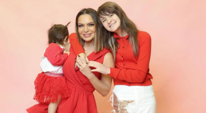 Andreea Antonescu și cele două fiice ale sale/ Foto: Instagram