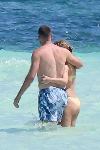 taylor swift si travis kelce