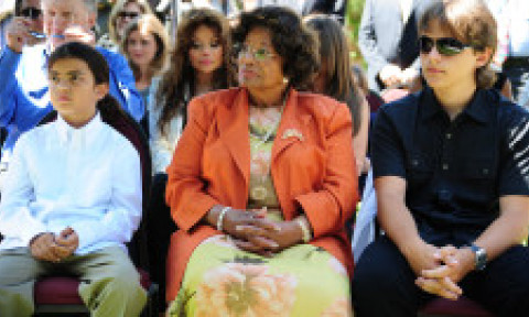 Cum arată mama lui Michael Jackson la 95 de ani. Katherine Jackson, apariție rară înainte de premiera filmului „Michael”
