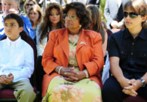 Cum arată mama lui Michael Jackson la 95 de ani. Katherine Jackson, apariție rară înainte de premiera filmului „Michael”