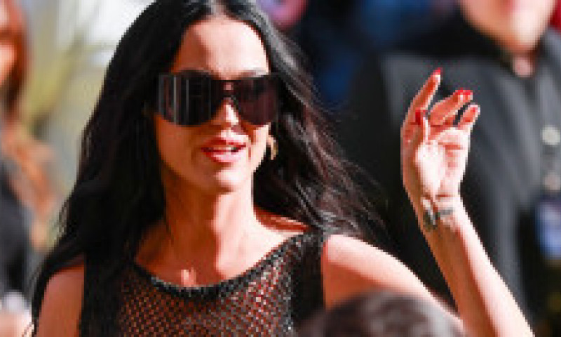 Diplo reacționează după cele mai noi imagini postate de fosta sa iubită, Katy Perry: "Cea mai flexibilă vedetă!"
