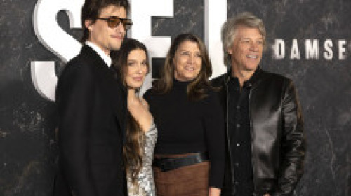 Jon Bon Jovi este bunic. Fiul lui și actrița Millie Bobby Brown au adoptat un copil. „Începem acest frumos nou capitol”