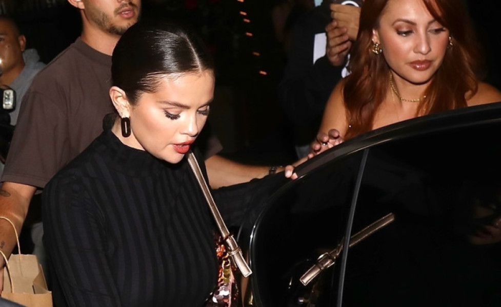 *EXCLUSIVE* Unbreakable Bonds: Selena Gomez Enjoys Heartwarming Dinner with Organ Donor Pal and Rekindled Friend Francia Raísa in Santa Monica!