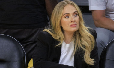 Adele, elegantă, pe tocuri, la un meci din NBA, alături de partenerul ei de viață. „Cât de frumoasă ești!”