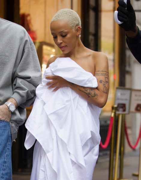 Bed Chic! Doja Cat Wears Just A Thong And Bed Sheet For Shopping Spree With New Boyfriend Guram Gvasalia In New York - 5 May 2024