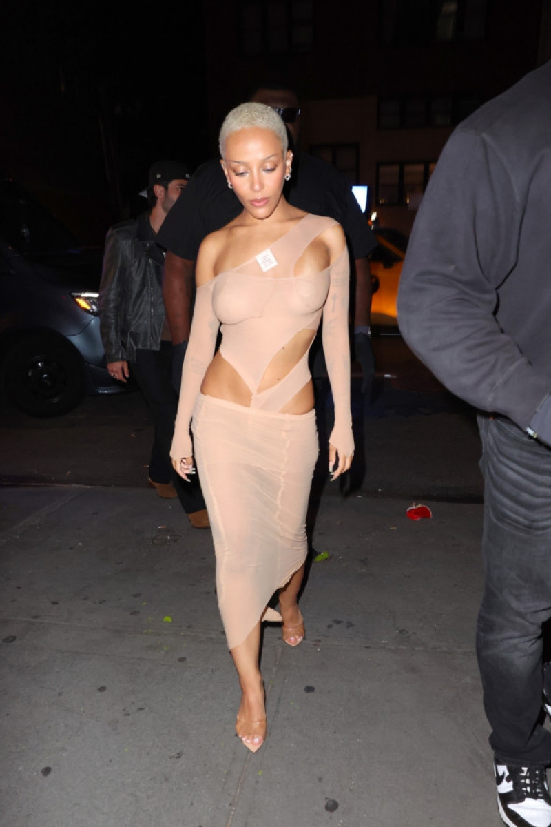 *EXCLUSIVE* Doja Cat Flaunts Curves in Sizzling Sheer Attire Showing Dress Tag, Ditches Zero Bond for Jean's on Lafayette in NYC!