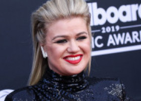 Kelly Clarkson, adevărul despre transformarea ei: „Am luat medicamente ca să slăbesc, dar nu Ozempic!” Artista într-o formă de invidiat