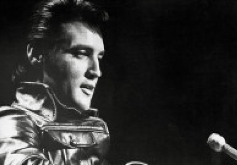 Elvis Presley, de la celebritate absolută la decădere. Ce ar fi produs „prăbușirea” lui: „I-a fost greu să suporte toate astea”