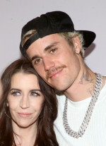 Pattie Mallette, împreună cu Justin Bieber/ Profimedia