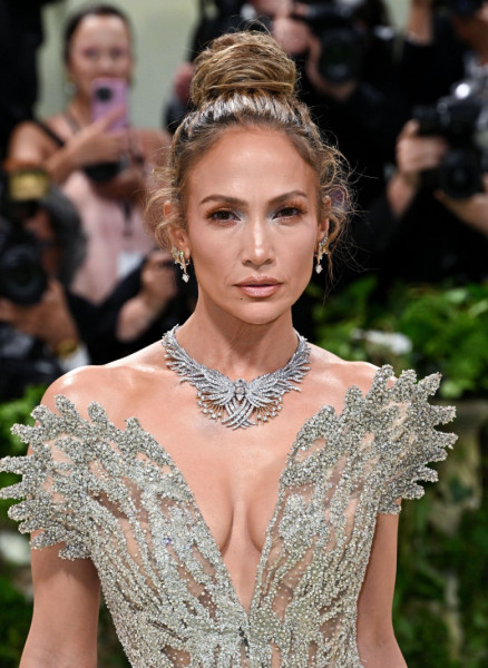 Jennifer Lopez la Met Gala 2024