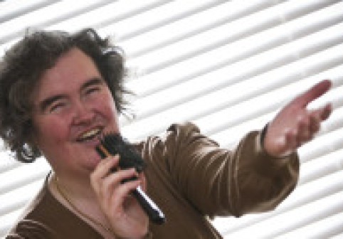 Cum arată Susan Boyle la 63 de ani. Femeia care a impresionat o lume întreagă în 2009 și a devenit un star mondial, ca o divă la o gală