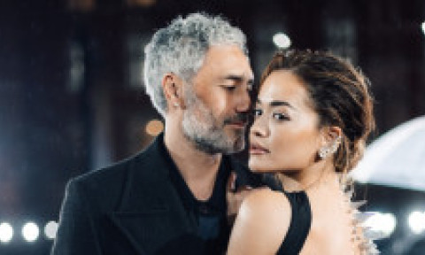 Rita Ora, declarație emoționantă pentru Taika Waititi, de ziua lui: „Sunt atât de mândră de tine, mă inspiri în fiecare zi!”