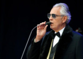 De ce este orb Andrea Bocelli. Cum citește partiturile