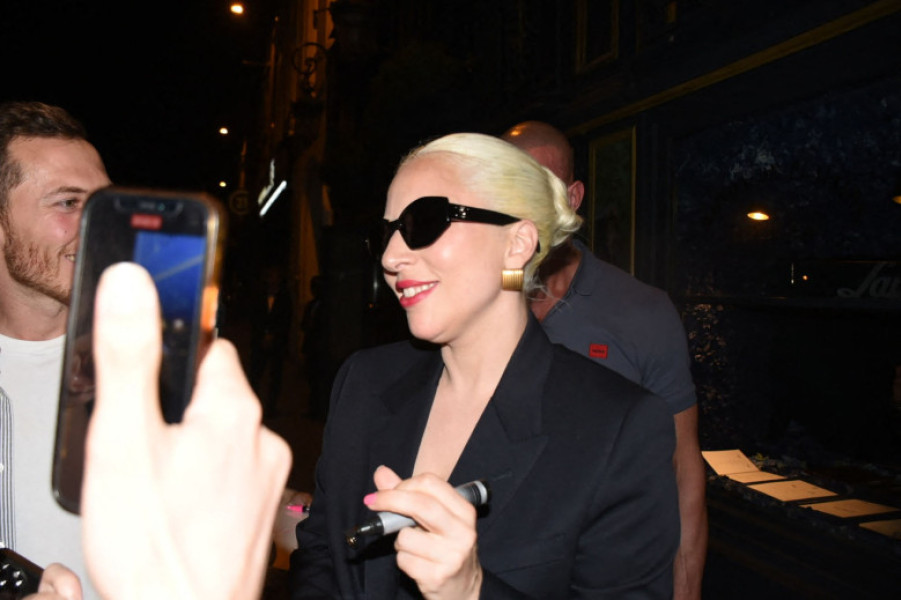 Lady Gaga Night Out - Paris