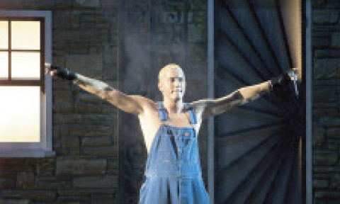 Piesa în care Eminem a rostit 225 de cuvinte în numai 31 de secunde. Deține recordul pentru cel mai rapid rap
