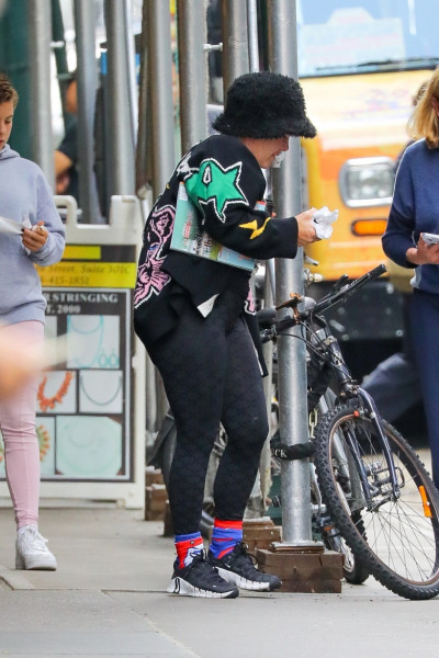 *EXCLUSIVE* Pink grabs coffee and snacks on her way to MetLife Stadium for "Summer Carnival"