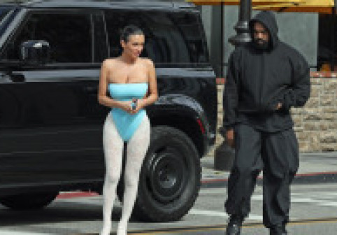 Kanye West o plătește pe Bianca Censori pentru aparițiile controversate. Apropiat: „Ea controlează totul și face bani frumoși din asta”