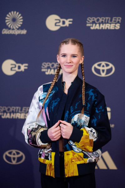 DJ Lunax Ann-Jaqueline AJ Fischer (Kickboxerin, Musikerin) auf dem roten Teppich, GER, Sportler des Jahres 2023, Gala im