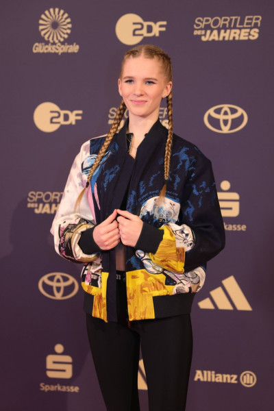 DJ Lunax (Ann-Jaqueline AJ Fischer), ehemalige Kickboxerin, auf dem Roten Teppich während der Veranstaltung Sportler des