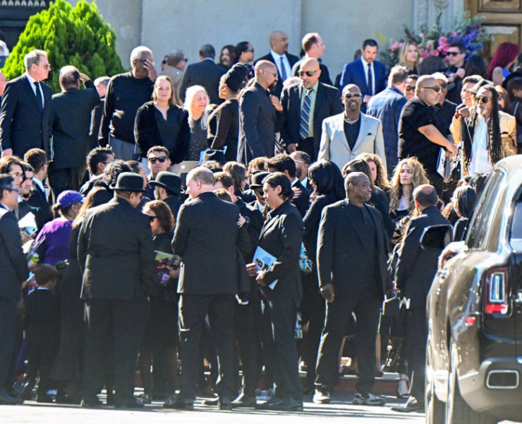 ** PREMIUM EXCLUSIVE **Motown legend Tito Jackson was laid to rest in LA with members of the famous family coming together to celebrate his life.