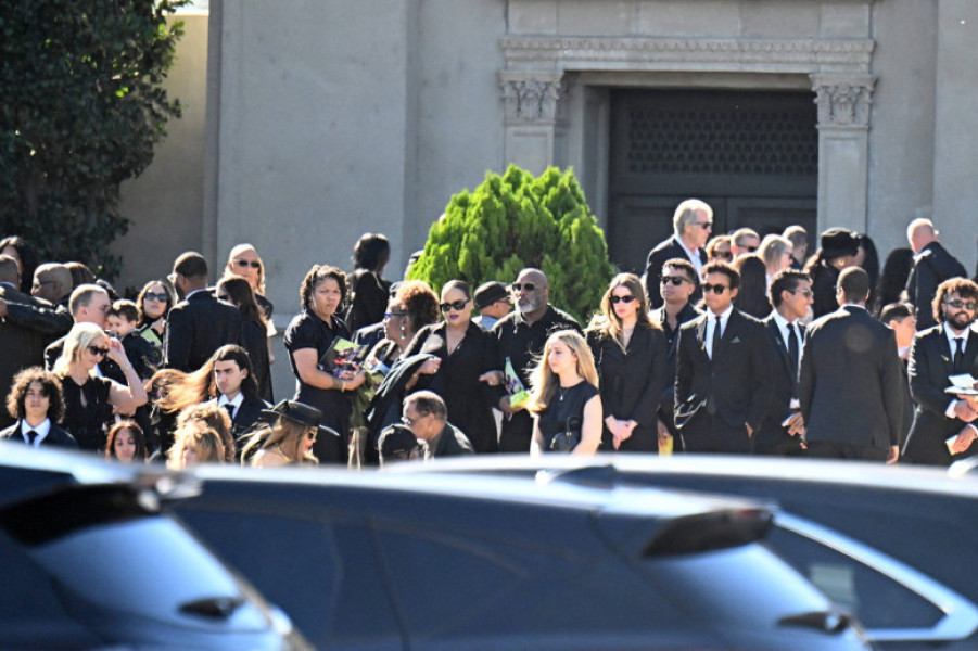 ** PREMIUM EXCLUSIVE **Motown legend Tito Jackson was laid to rest in LA with members of the famous family coming together to celebrate his life.