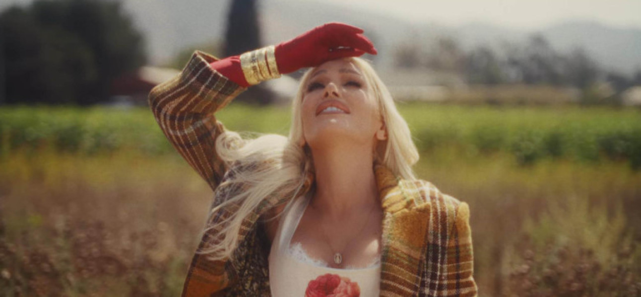 Gwen Stefani new music video 'Somebody Else's'