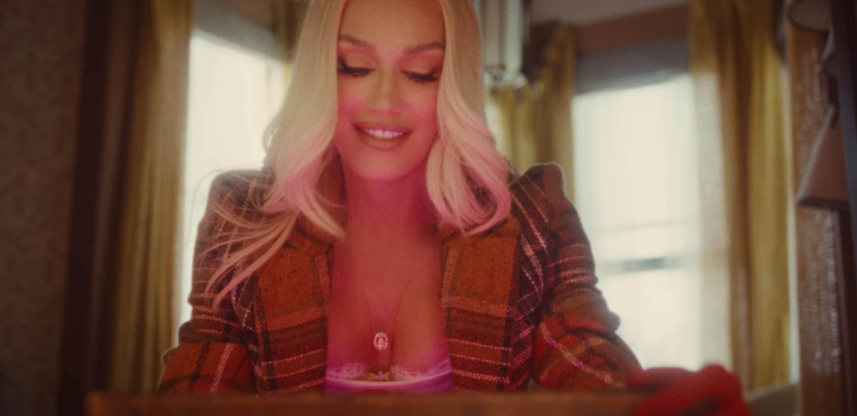 Gwen Stefani new music video 'Somebody Else's'
