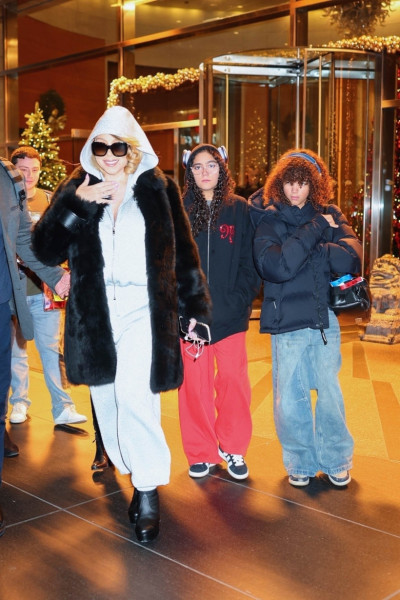 *EXCLUSIVE* Mariah Carey heads to Barclays Center with her twins in NYC