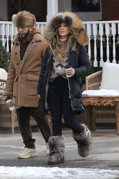Jennifer Lopez spends Christmas Day in Aspen