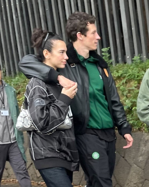 Dua Lipa și Callum Turner