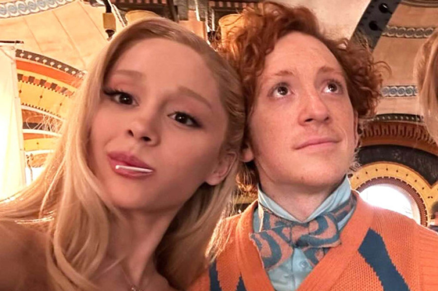 Ariana Grande și Ethan Slater
