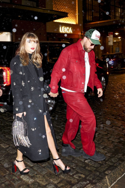 Taylor Swift and Travis Kelce arrive at Chez Margaux for dinner!