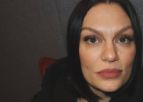 Jessie J, din nou în spital, la șase săptămâni după operația pentru cancer la sân: "Urăsc să stau în spital. Încă am dureri în piept"
