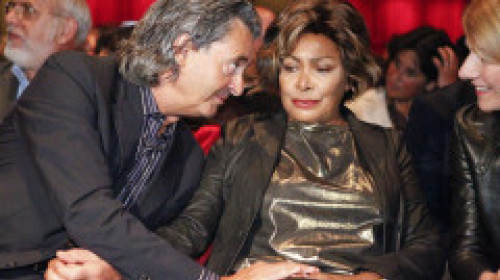 Văduvul Tinei Turner, din nou îndrăgostit, la doi ani de la moartea solistei: "Acum pot fi iar fericit". Cine e iubita, și ea văduvă