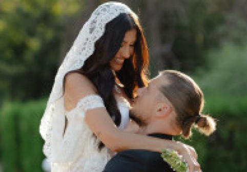 Alina Eremia s-a căsătorit cu Edy Barbu. Nuntă la palat, o rochie de mireasă superbă, petrecere în aer liber