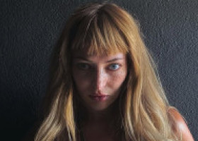 Val de reacții după ce Delia a postat mai multe fotografii în costum de baie: „Ce ai vrut să demonstrezi?”. Artista arată impecabil