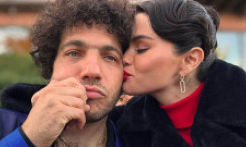 Selena Gomez, în costum de baie și cu voal prins în păr, la petrecerea burlăcițelor. Imaginile de peste 4 milioane de like-uri