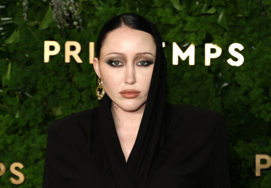 Noah Cyrus (2)