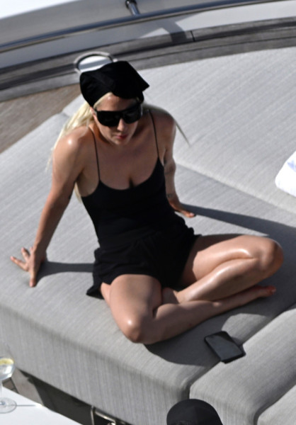 Lady Gaga pe iaht
