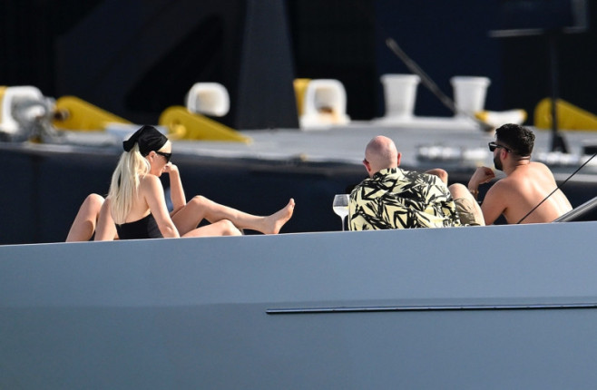 Lady Gaga pe iaht