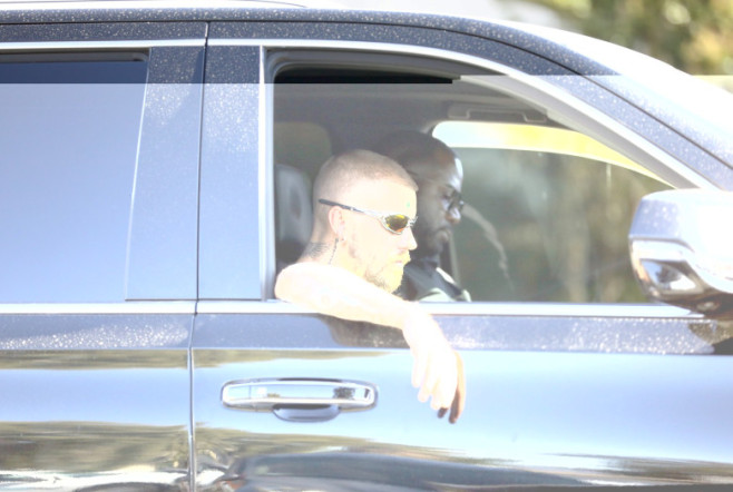PREMIUM EXCLUSIVE Justin Bieber Sports Full Beard, Nose Ring, and Acne Sticker After Studio Session in Hollywood
