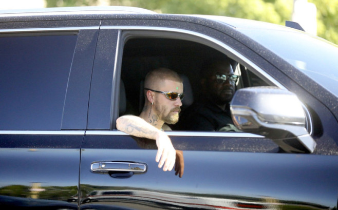 PREMIUM EXCLUSIVE Justin Bieber Sports Full Beard, Nose Ring, and Acne Sticker After Studio Session in Hollywood