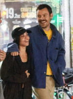 PREMIUM EXCLUSIVE: Harry Styles and Zoe Kravitz Confirm Romance as They Walk Arm in Arm on a Date Night in New York City.