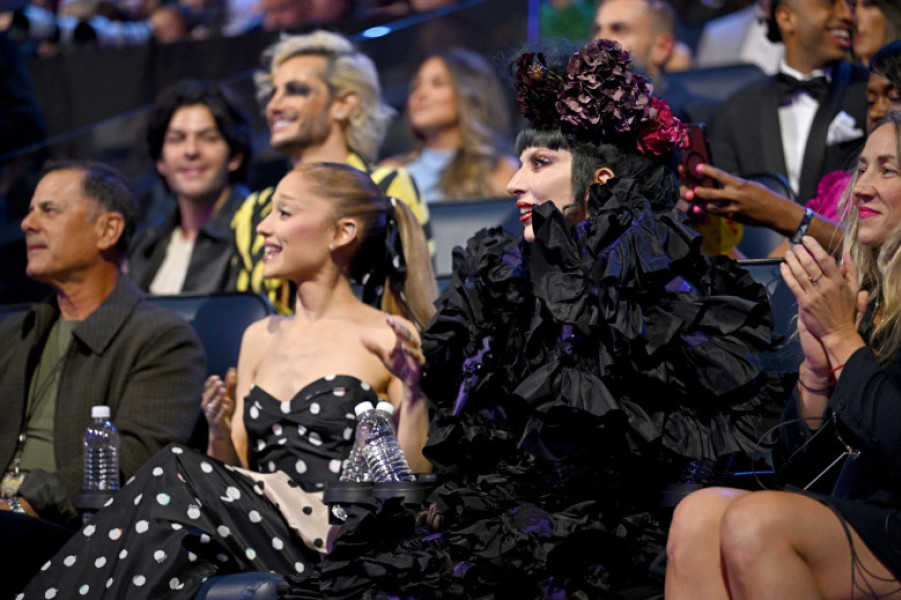 gaga, grande (2)