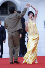 Halsey și Avan Jogia la Festivalul de Film de la Veneția/ Profimedia
