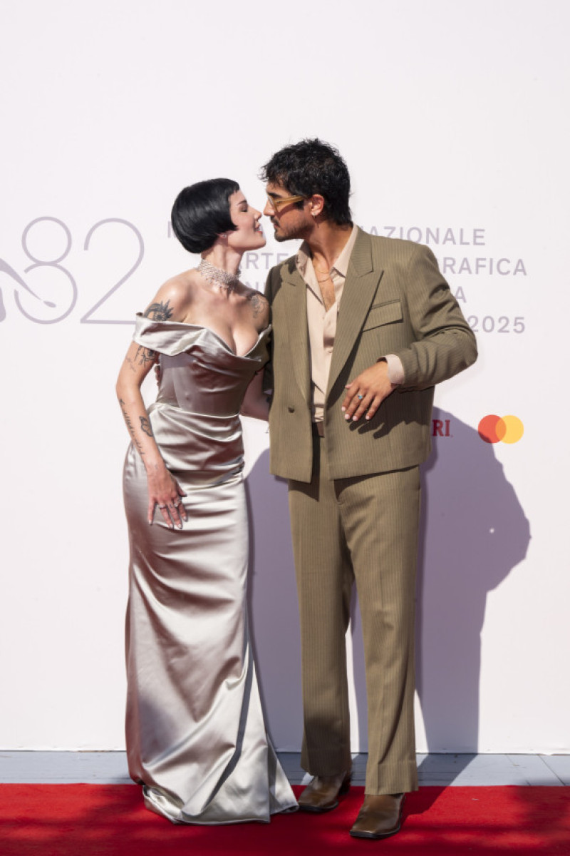 Halsey și Avan Jogia la Festivalul de Film de la Veneția/ Profimedia