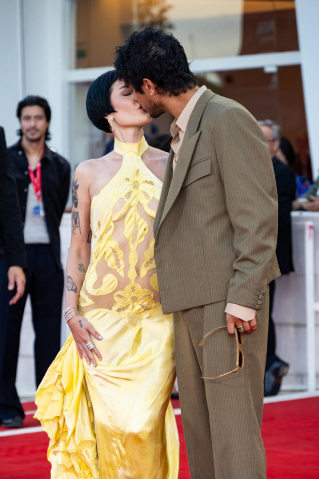 Halsey și Avan Jogia la Festivalul de Film de la Veneția/ Profimedia