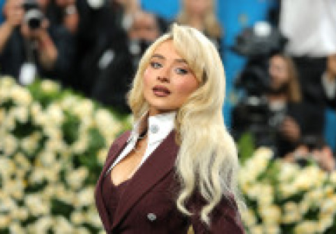Sabrina Carpenter reacționează după controversa legată de coperta albumului „Man’s Best Friend”: „Trebuie să ieșiți mai des”