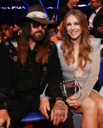 Billy Ray Cyrus și Elizabeth Hurley